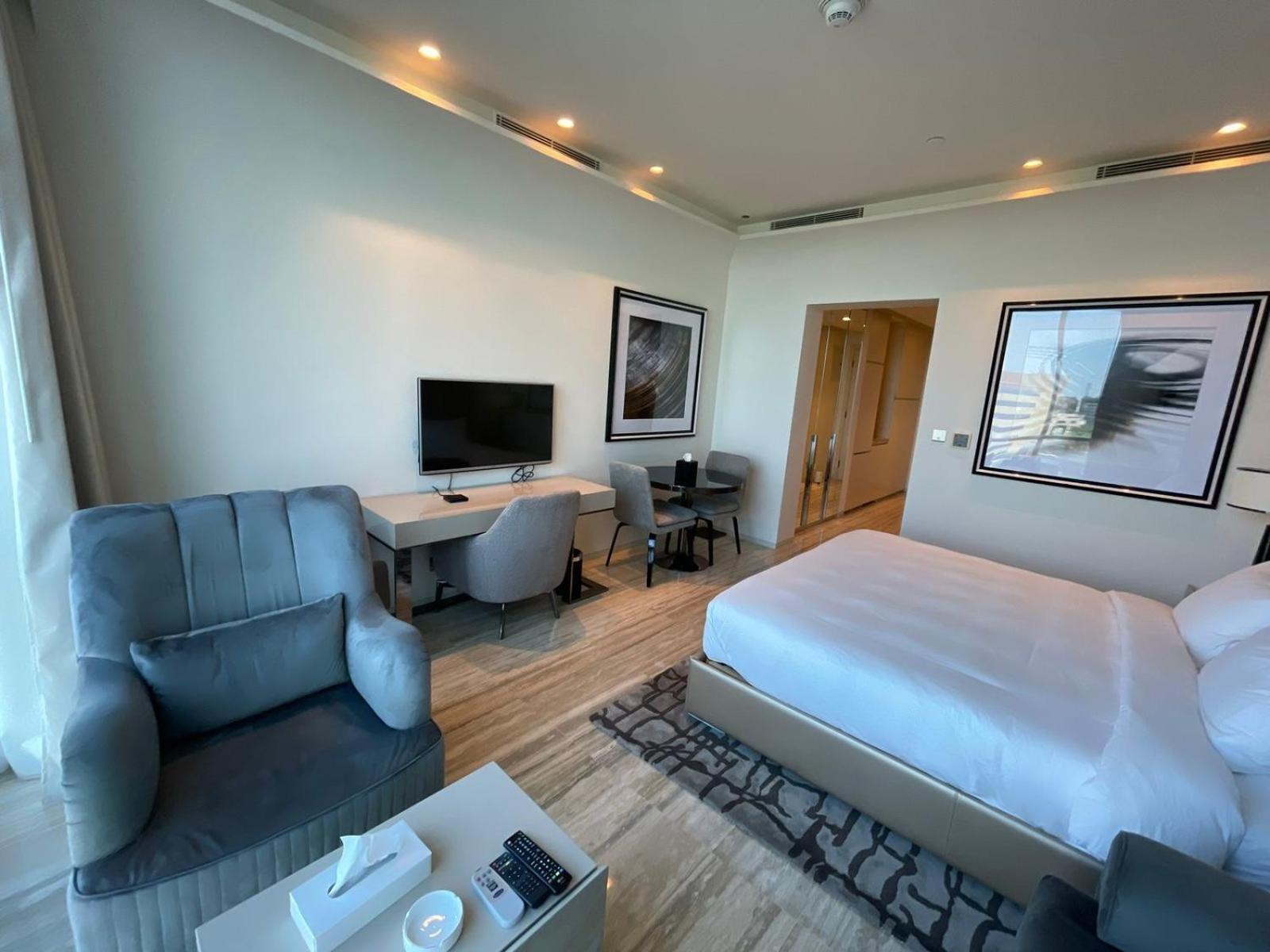 Apartment Damac Towers *